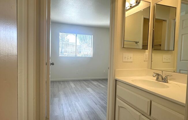 1 bed, 1 bath, 660 sqft, $1,225, Unit 2