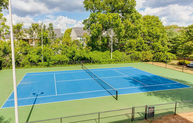 Open Tennis Court at River Oak Apartments, PRG Real Estate, Louisville, Kentucky