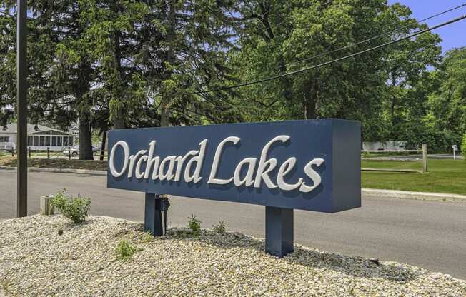 Entrance Sign at Orchard Lakes Apartments, Toledo, 43615