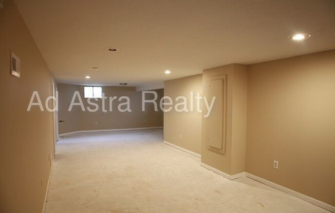 3 beds, 1.5 baths, $1,795