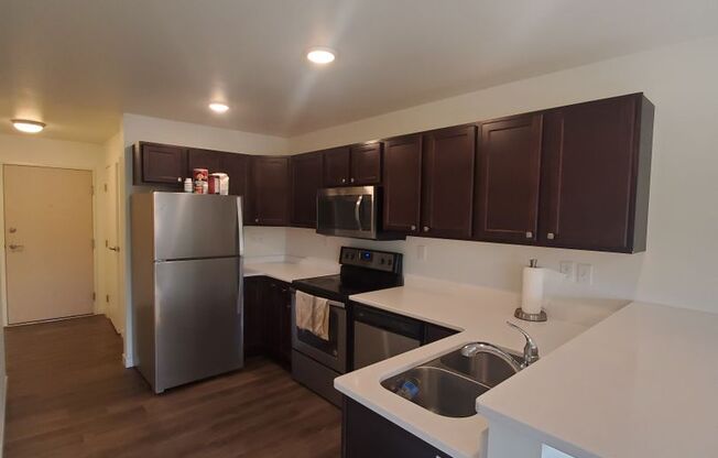 Studio, 1 bath, 653 sqft, $850, Unit 306