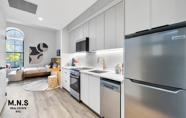 Studio, 1 bath, $3,200, Unit C01