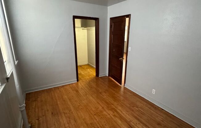 2 beds, 1 bath, 695 sqft, $750, Unit E2