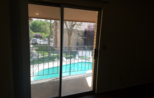 2 beds, 1 bath, 864 sqft, $1,195, Unit Unit 10
