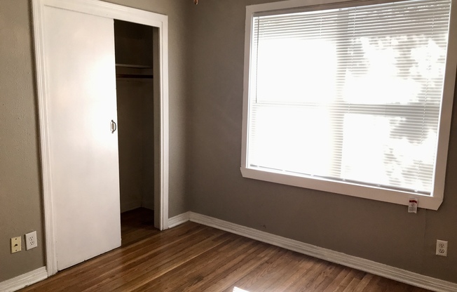 2 beds, 1 bath, $1,150