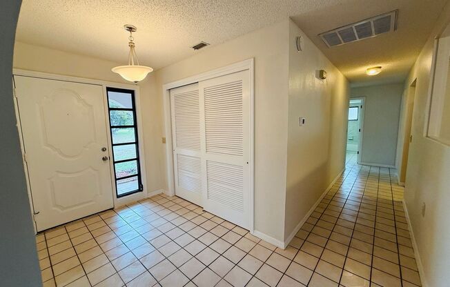2 Bedroom 2 bathroom home for Rent in Weeki Wachee FL!