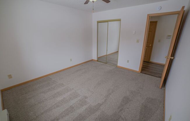 2 beds, 1 bath, 830 sqft, $780, Unit 2502-301