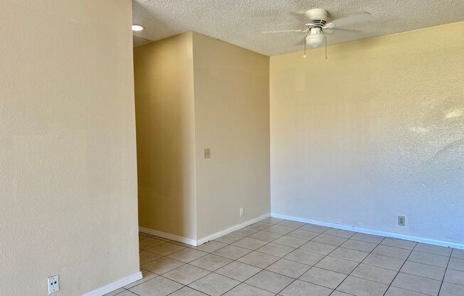 2BD/2BTH with Central A/C, Private Patio, Walk-In Closet, Onsite Laundry, and Parking!