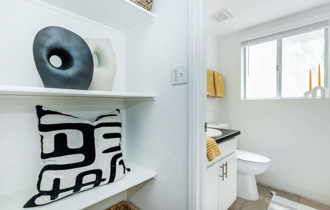 1 bed, 1 bath, 672 sqft, $1,049, Unit 232