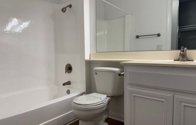 1 bed, 1 bath, 550 sqft, $2,130, Unit 1361J