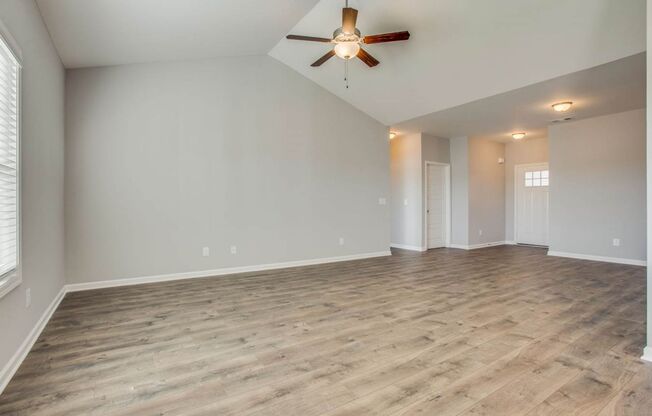 Ready for your family - stylish and comfortable living in Spring Hill!