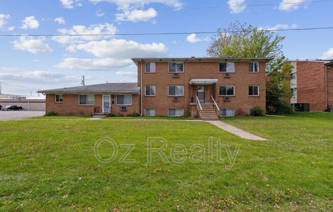 1733 CHRISTIAN AVE
