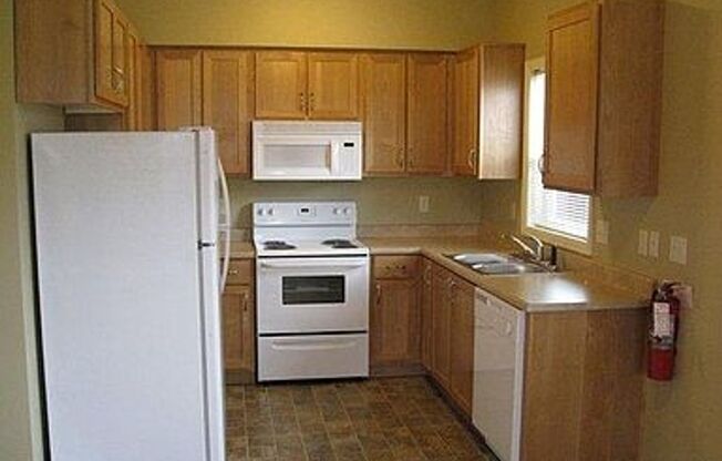 2 beds, 2 baths, $1,326, Unit 3