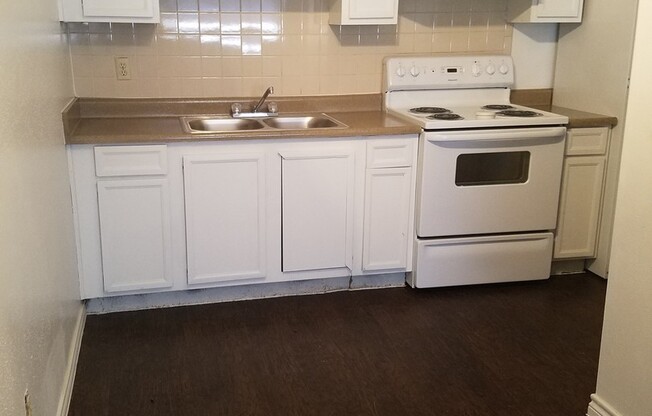 Studio, 1 bath, 415 sqft, $680