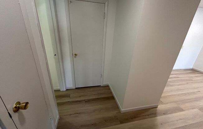 2 beds, 1 bath, $1,295, Unit 109