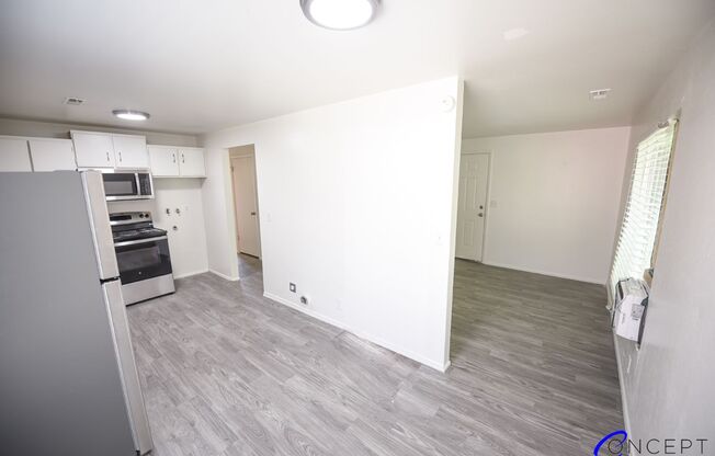 2 beds, 1 bath, 868 sqft, $1,275, Unit 4652-04