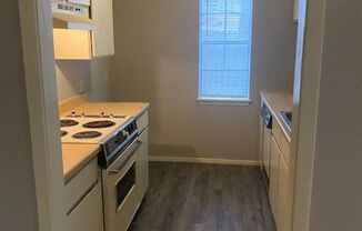 2 beds, 1 bath, $950, Unit 184