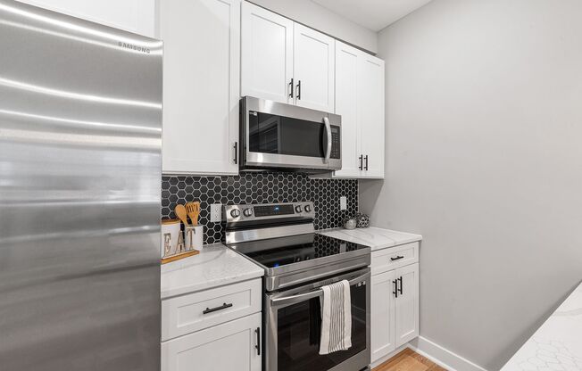 1 bed, 1 bath, 585 sqft, $1,399, Unit 110