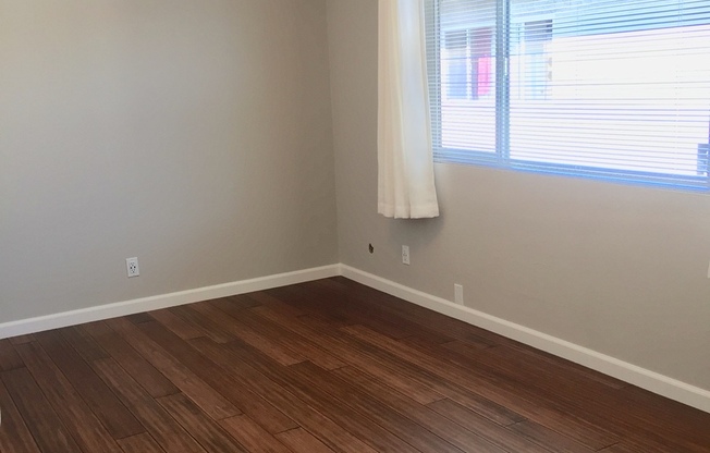 2 beds, 1.5 baths, 1,000 sqft, $3,295, Unit 10