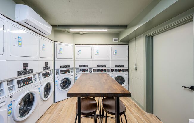 Studio, 1 bath, 190 sqft, $1,000, Unit The Perch - 38