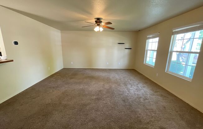 Beautiful low maintenance 3 bedroom home in Boise! $250 OFF MOVE-IN!