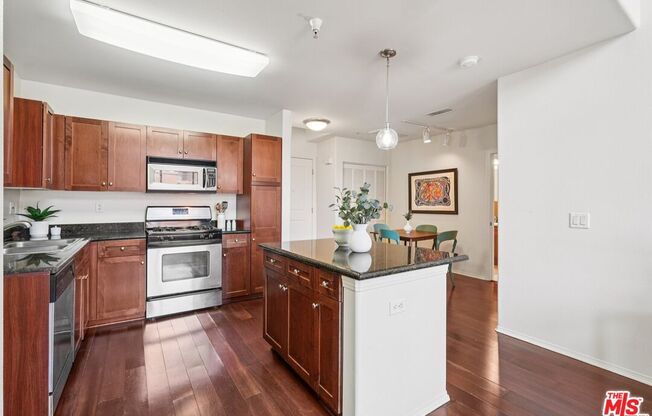 2 beds, 2 baths, 1,186 sqft, $3,600, Unit 440