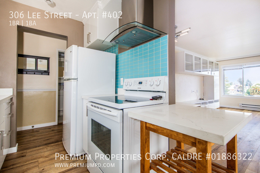 306 LEE ST