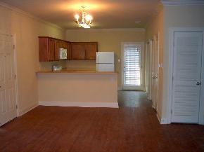 3 beds, 2 baths, $1,500, Unit 604