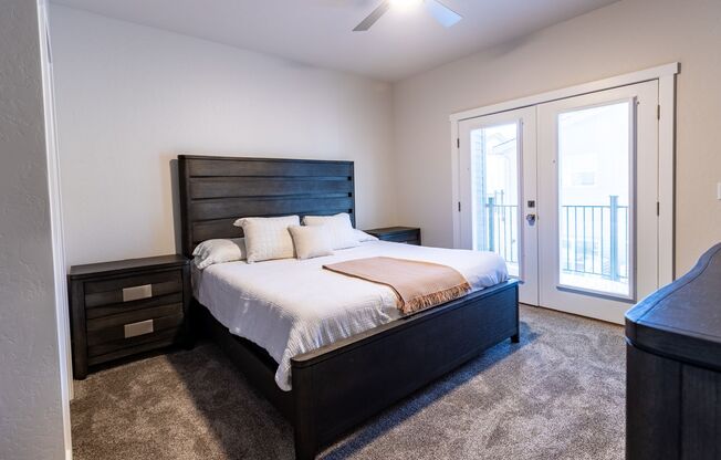 4 beds, 3 baths, $3,500, Unit 206