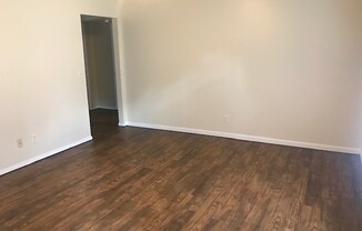 2 beds, 1 bath, 1,000 sqft, $900, Unit Apt. B