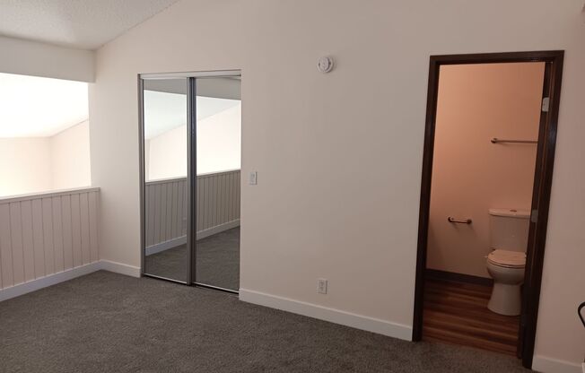 2 beds, 1.5 baths, 1,050 sqft, $2,049, Unit 214-776C