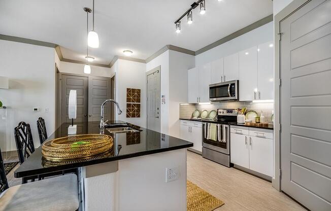 Granite Countertops In Kitchen at Berkshire Spring Creek, Garland