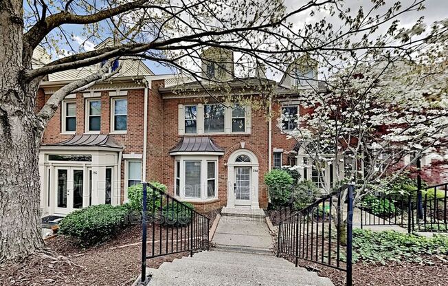 344 ARDSLEY PL