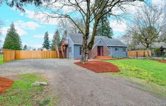 Modern & Spacious Studio – Stylish Upgrades, A/C, and Minutes from Freeway & Clackamas CC!