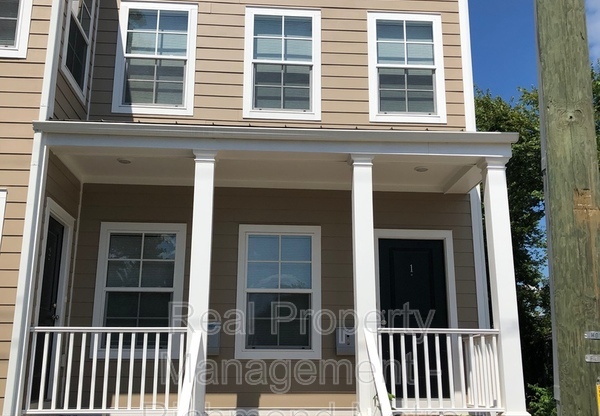 313 W 14 ST