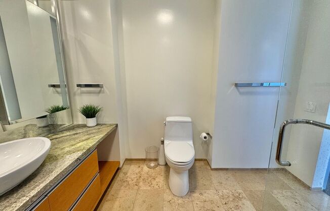 1 bed, 1 bath, $2,400, Unit # 2204
