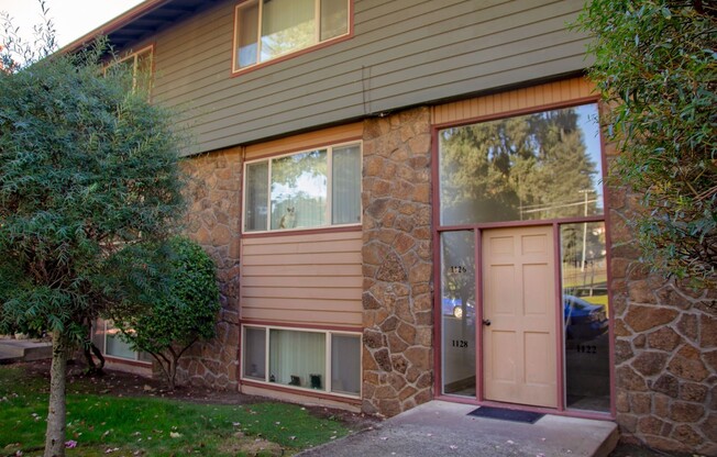 Camas House Apartments (CH)