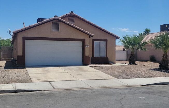 Single-Story Comfort | Granite Counters, Walk-In Closet & Roomy Backyard — No HOA!