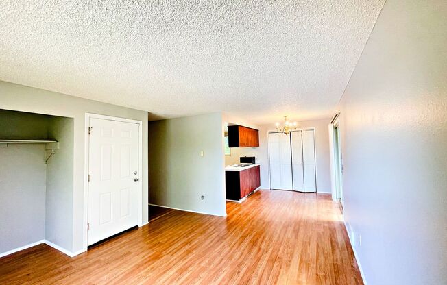 W. Beech St (6130)(m)