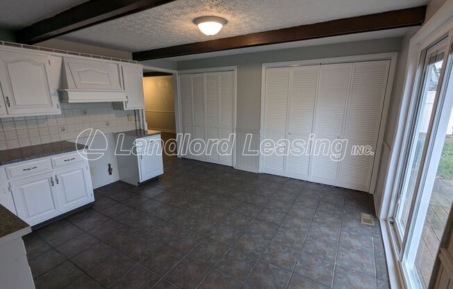 3 beds, 1 bath, $1,295