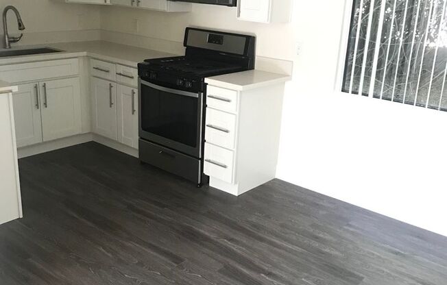 1 bed, 1 bath, 700 sqft, $1,795, Unit 112