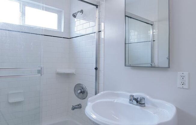 Studio, 1 bath, 444 sqft, $1,495, Unit 04
