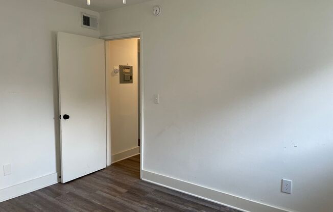 2 beds, 1 bath, 700 sqft, $1,750, Unit 222-14