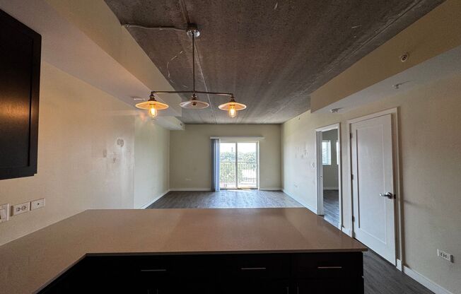 2 beds, 1 bath, 978 sqft, $2,250, Unit 609