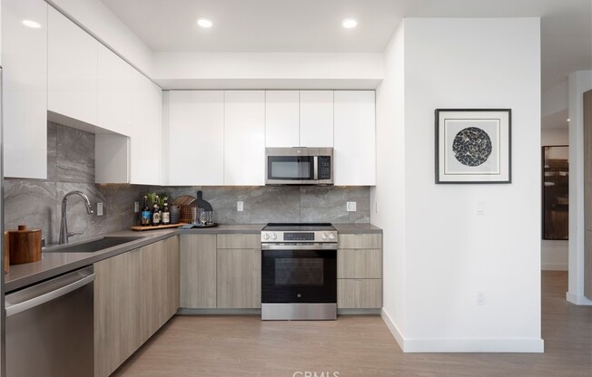 2 beds, 2 baths, 939 sqft, $3,825, Unit 500