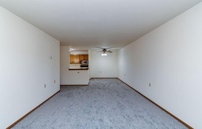 2 beds, 1 bath, 1,000 sqft, $1,295, Unit 13