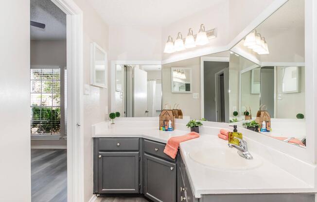 1 bed, 1 bath, 610 sqft, $850