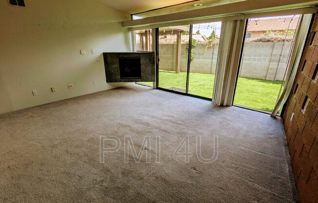 4105 BAY CT NE