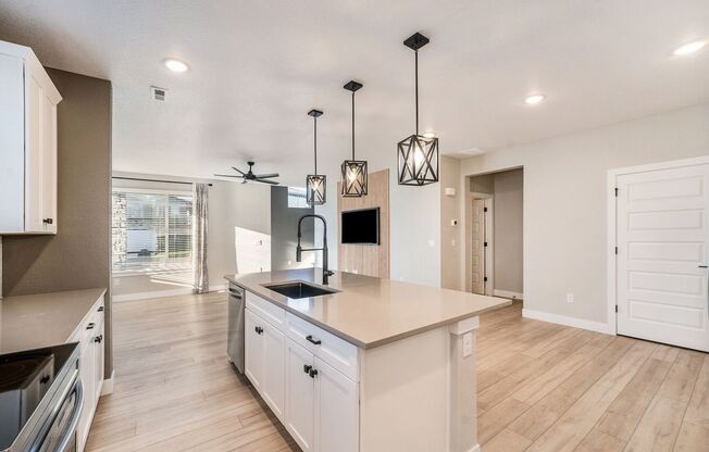 Beautifully Finished Townhome in Parker!