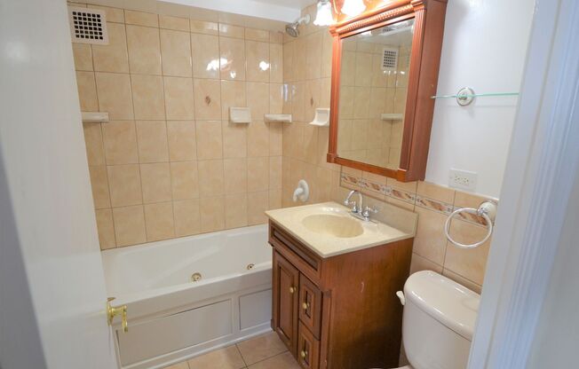 3 beds, 2 baths, 1,500 sqft, $3,925, Unit 418-1405